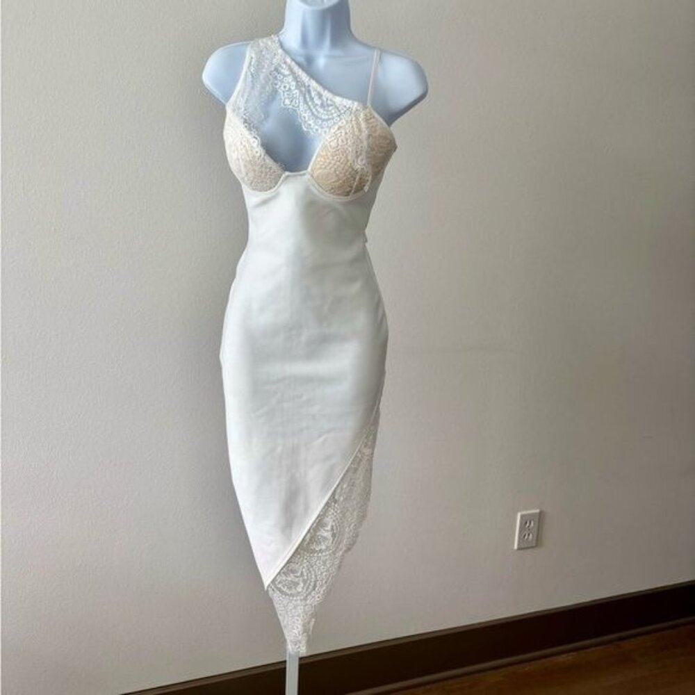 BodyCon Dress Medium Asymmetric Lace Neck & Hem Boho Coquette Romantic Festival
